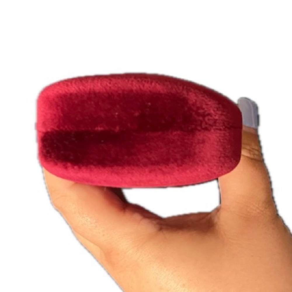 GUCCI Velvet Eyeglass Case, Burgundy - Picture 4 of 8